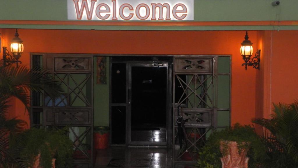 La Maison Hotel Puerto Príncipe Exterior foto