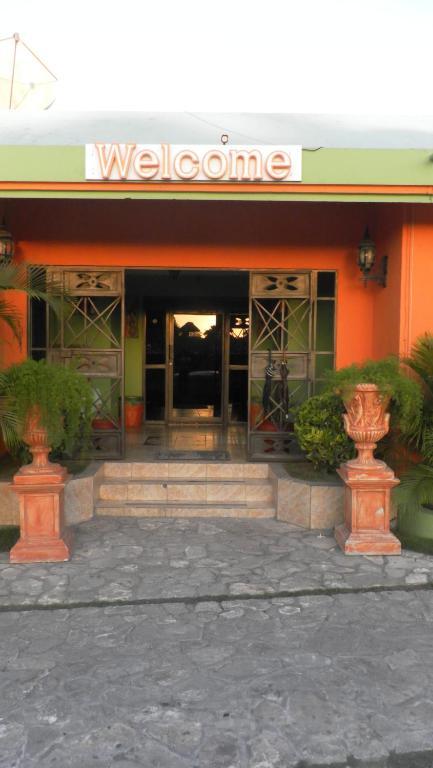 La Maison Hotel Puerto Príncipe Exterior foto